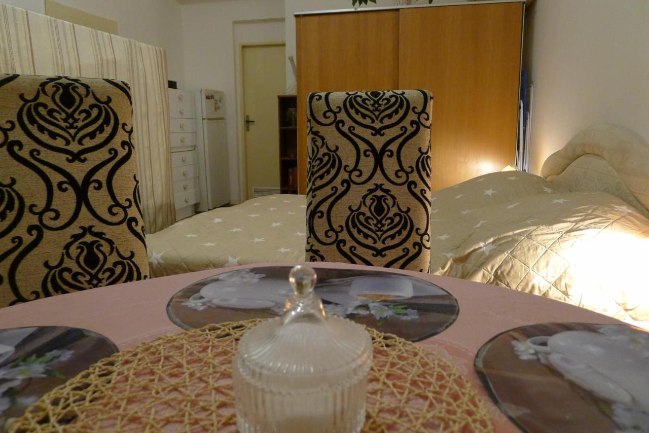 Cozy Modest For 2 Or 3 Persons Hospedagem domiciliar Praga